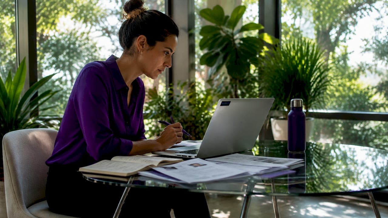 How ATS Handles Graphics in Your Resume: 2026 Guide